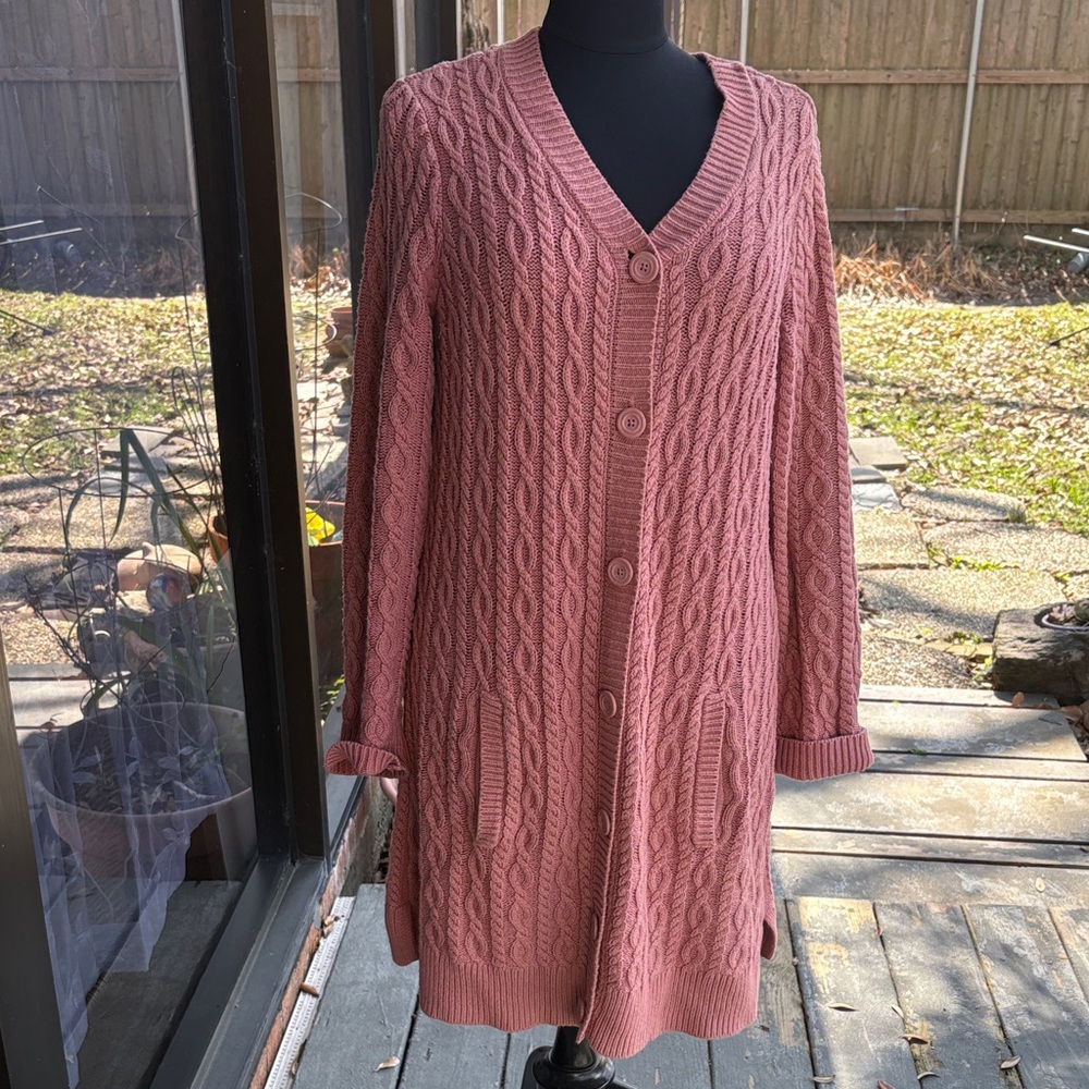 Elegant Rose Cable Knit Cardigan - Picture 1 of 5